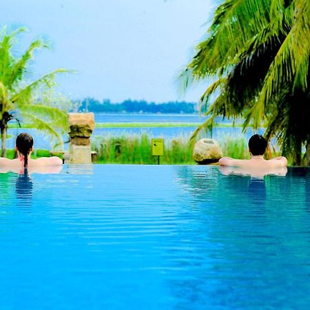 Tara Watergate Hotel Tissamaharama Exterior photo