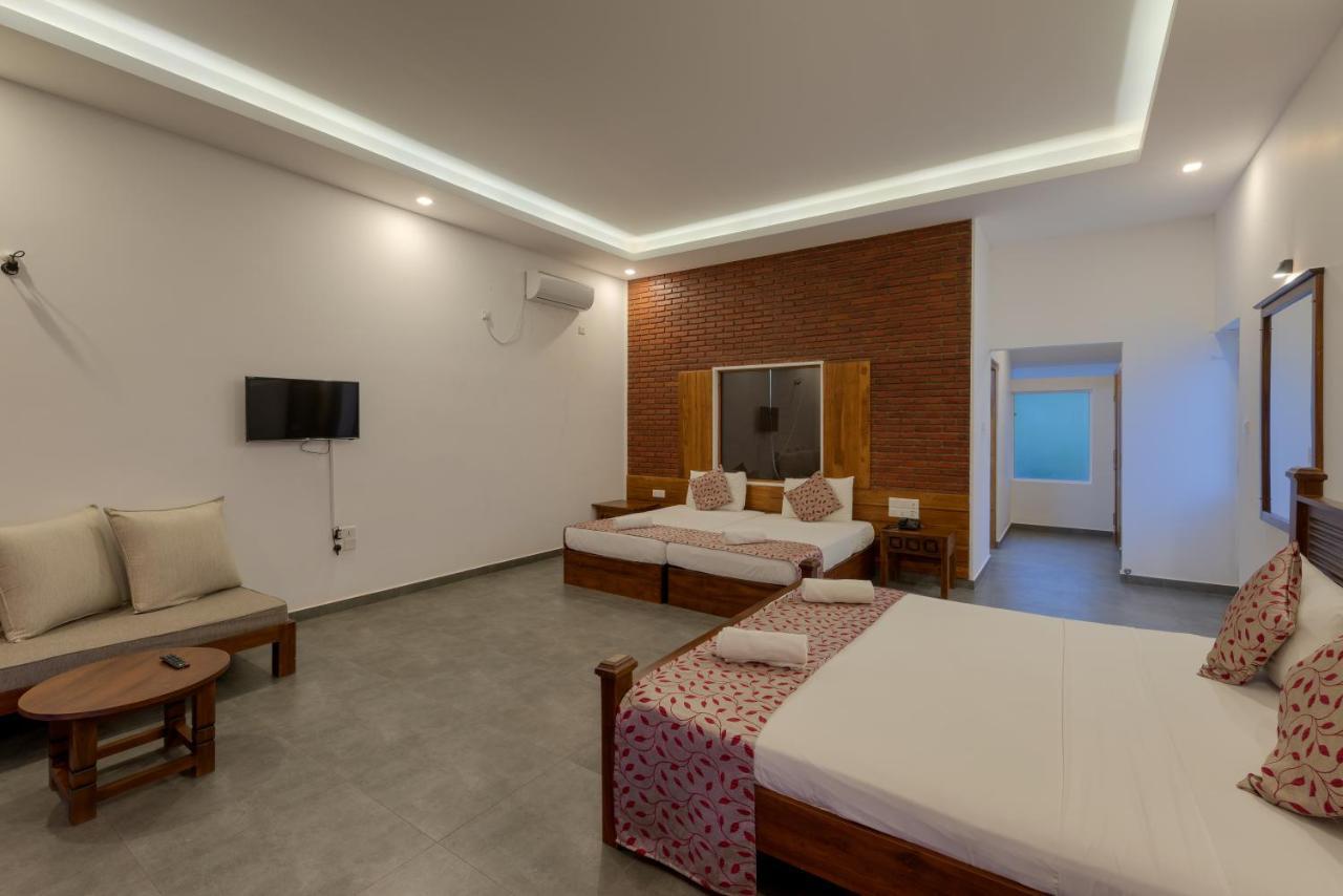 Tara Watergate Hotel Tissamaharama Exterior photo