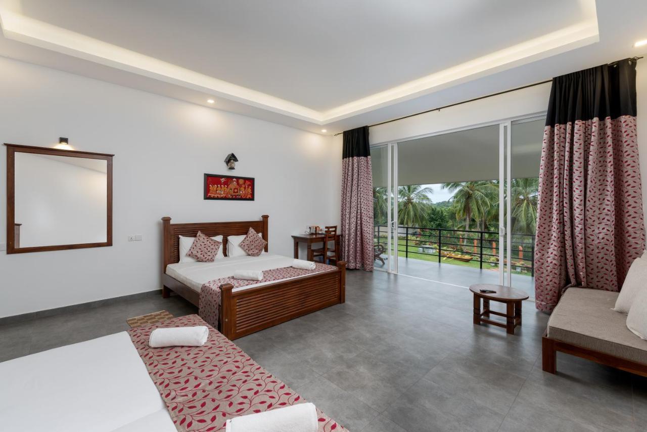 Tara Watergate Hotel Tissamaharama Exterior photo