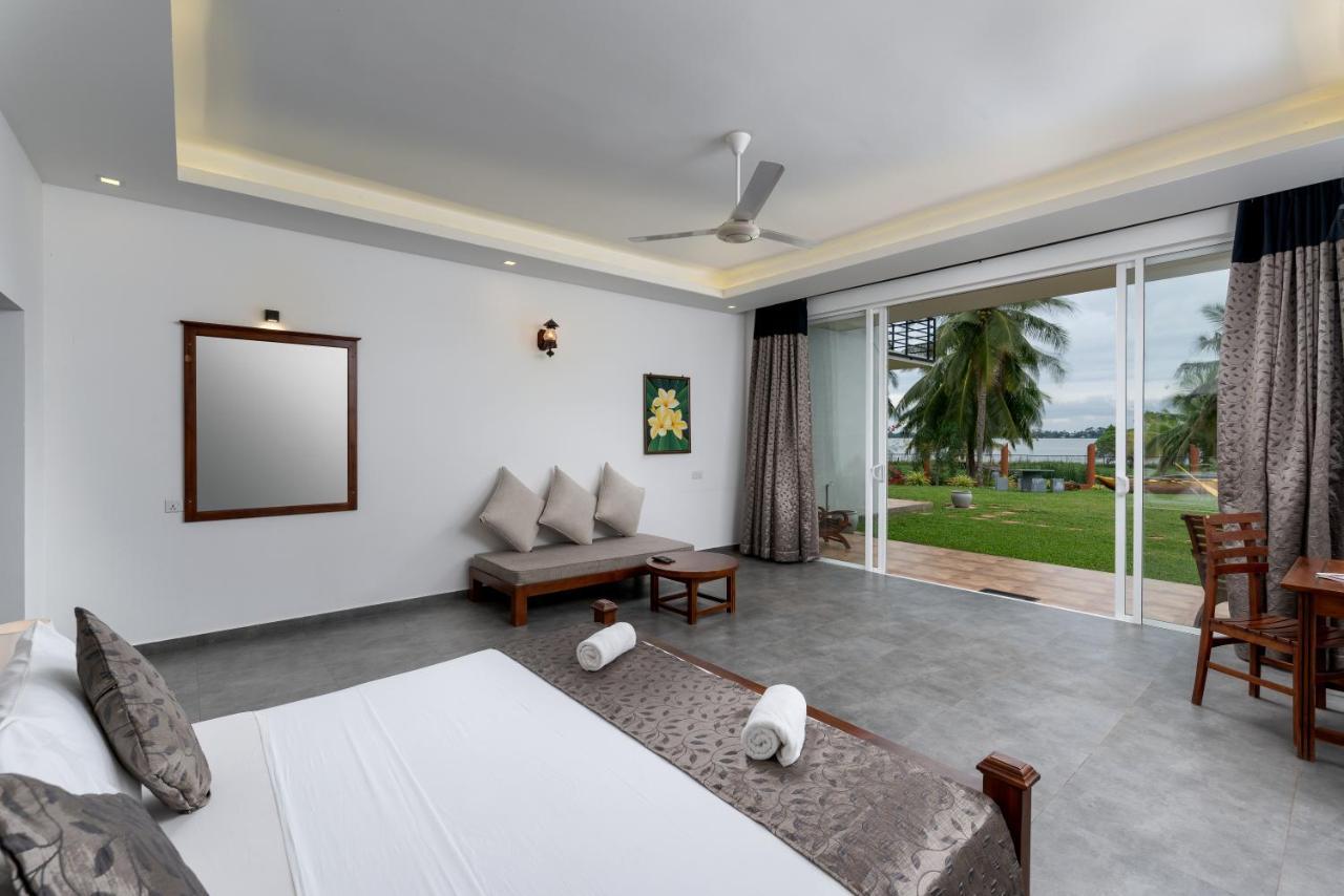 Tara Watergate Hotel Tissamaharama Exterior photo