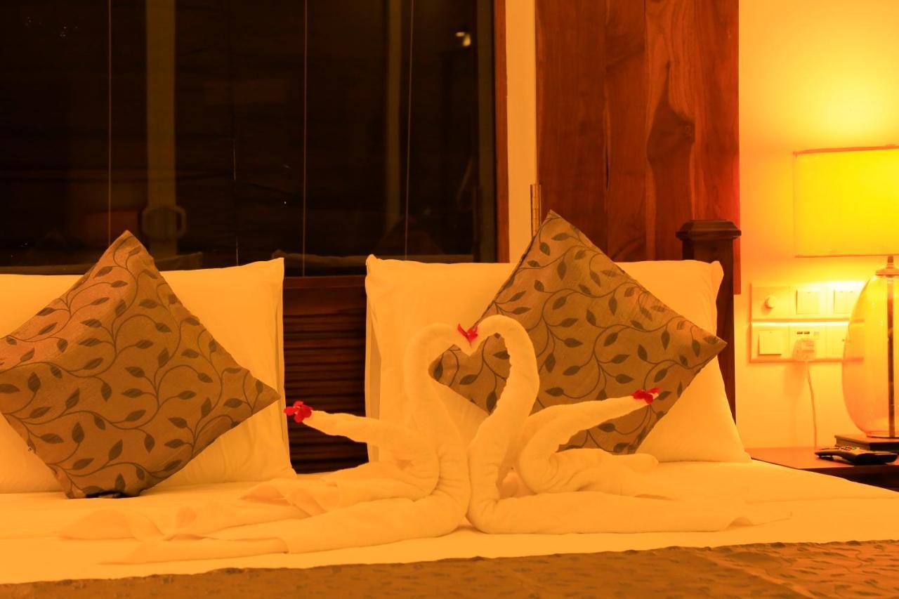 Tara Watergate Hotel Tissamaharama Exterior photo