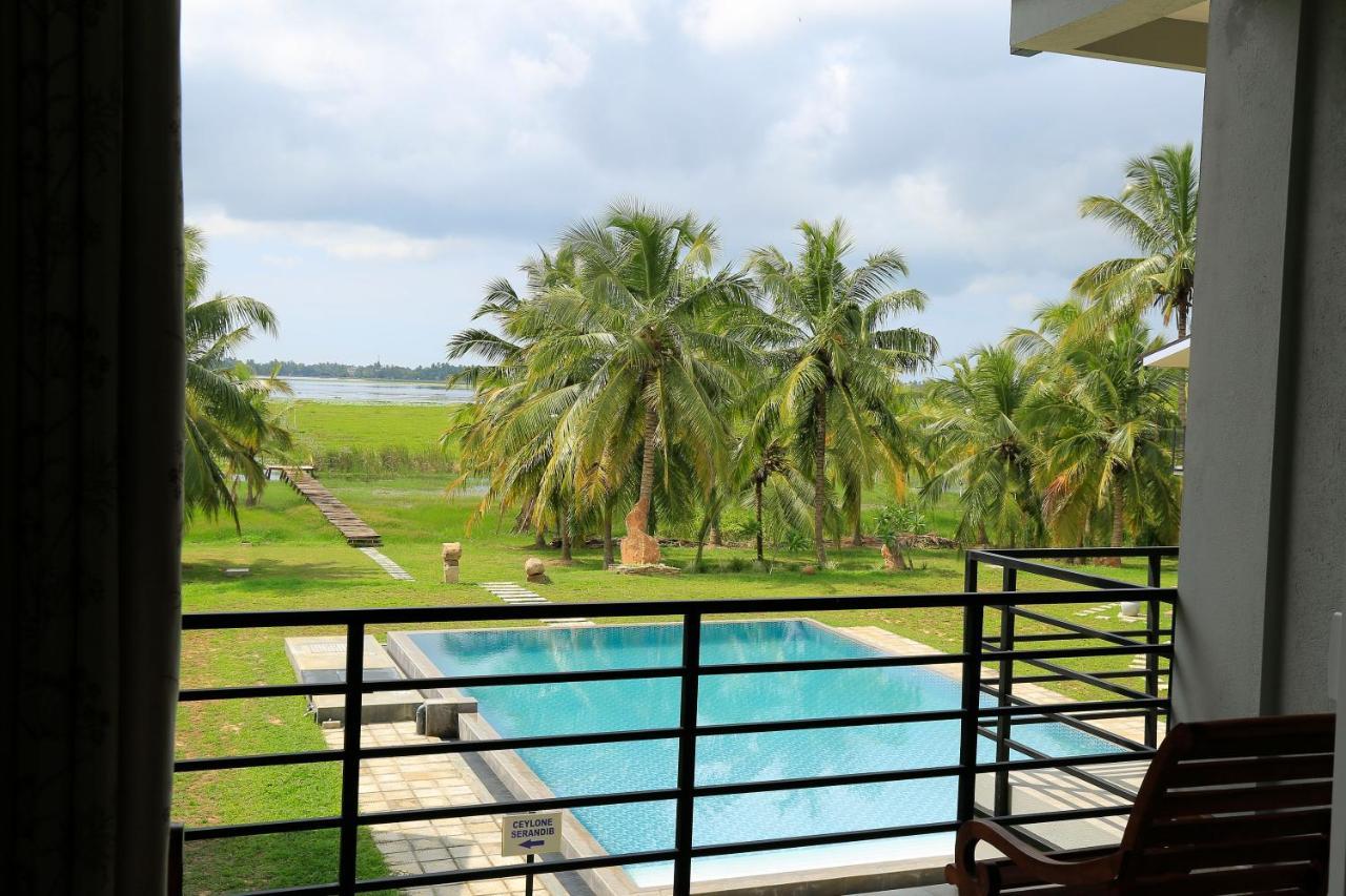 Tara Watergate Hotel Tissamaharama Exterior photo
