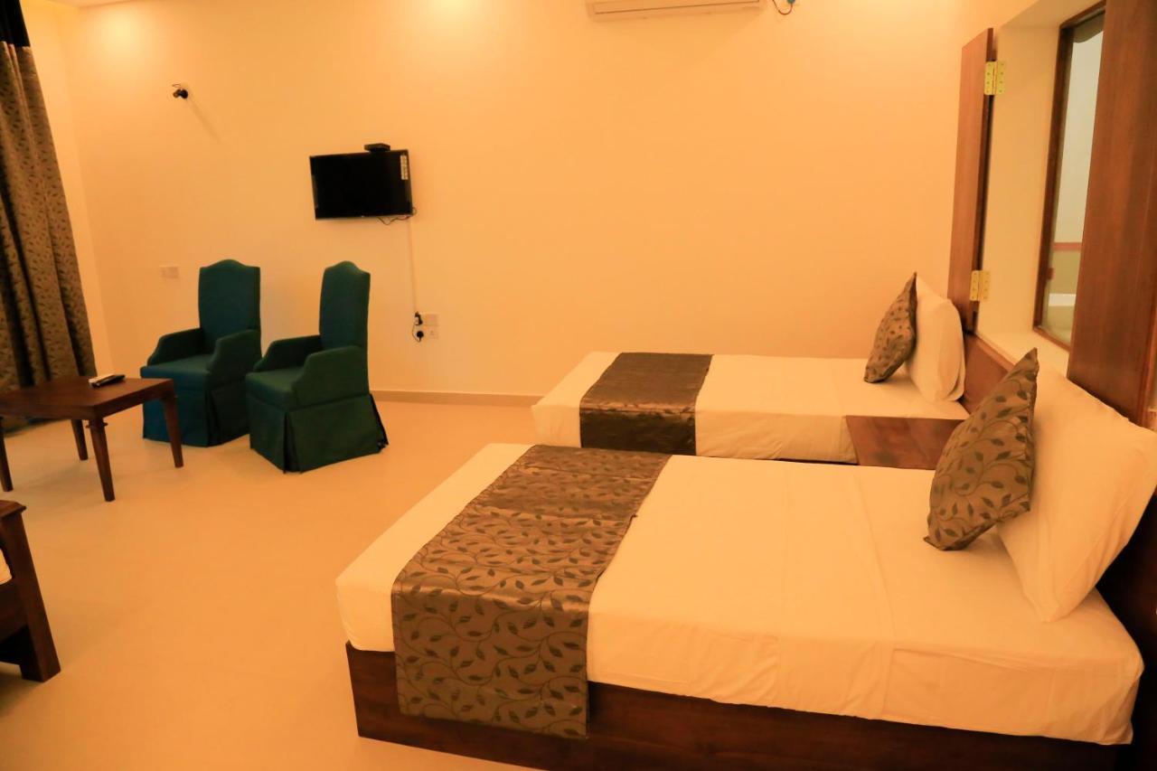 Tara Watergate Hotel Tissamaharama Exterior photo